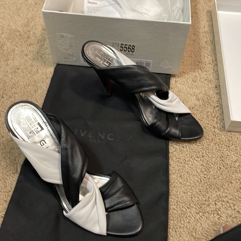 Givenchy black and white sandal